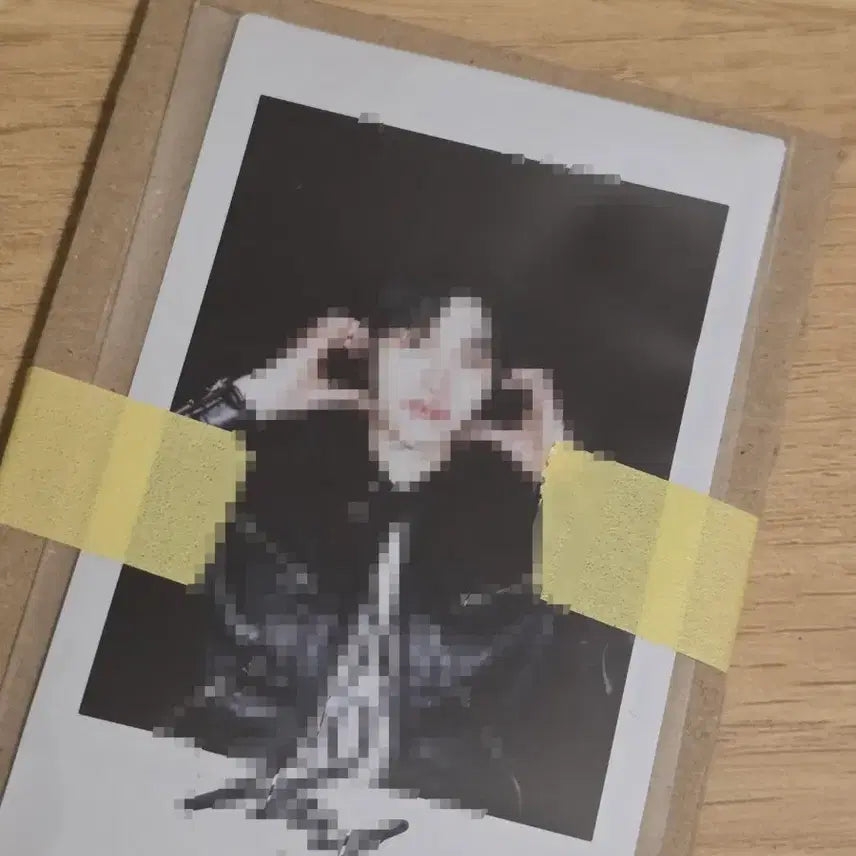 [BUNJANG] SLAY Autographed Polaroid / 가수 슬레이(SLAY) 친필 싸인 폴라로이드
