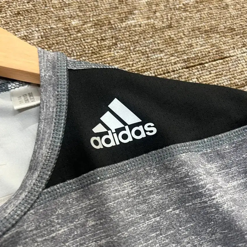 [BUNJANG] Adidas Techfit Climawarm Performance Short Sleeve T-Shirt / 아디다스 테크핏 기능성 반팔티 100