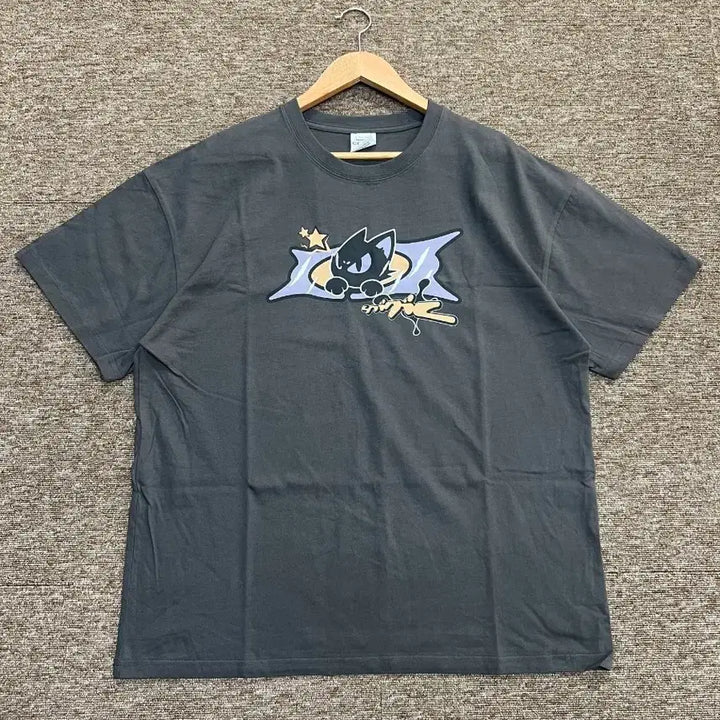 [BUNJANG] Critic Graphic T-Shirt XL / 크리틱 그래픽 반팔티 XL
