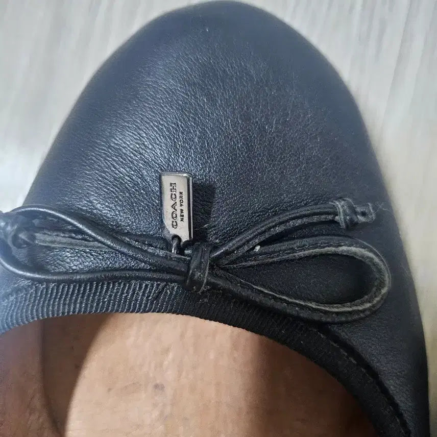 [BUNJANG] Coach Leather Flat Shoes (Size 38 / 245-250) / 코치 소가죽 플랫슈즈 38(245~250)
