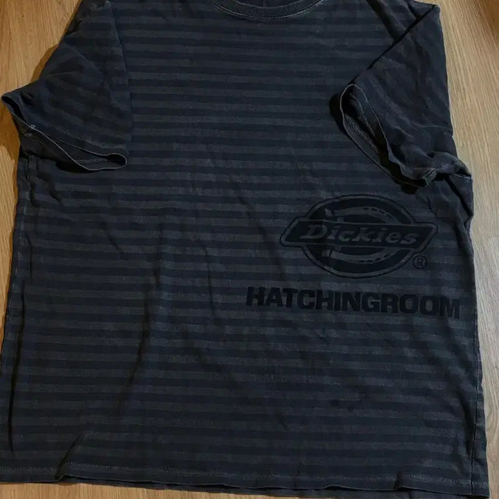 [BUNJANG] Dickies Hatchroom Striped Tie-Dye T-Shirt Blue / 디키즈 해칭룸 스트라이프 티셔츠 다이드 블루