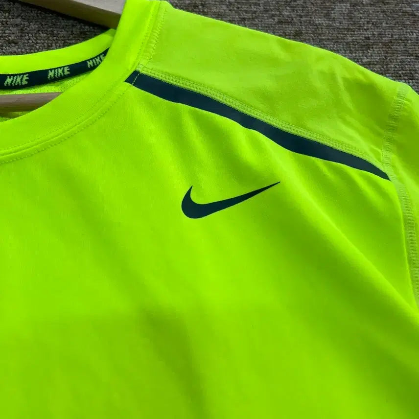 [BUNJANG] Nike Dri-FIT Neon Short Sleeve T-Shirt 2XL / 나이키 드라이핏 형광 반팔티 2XL