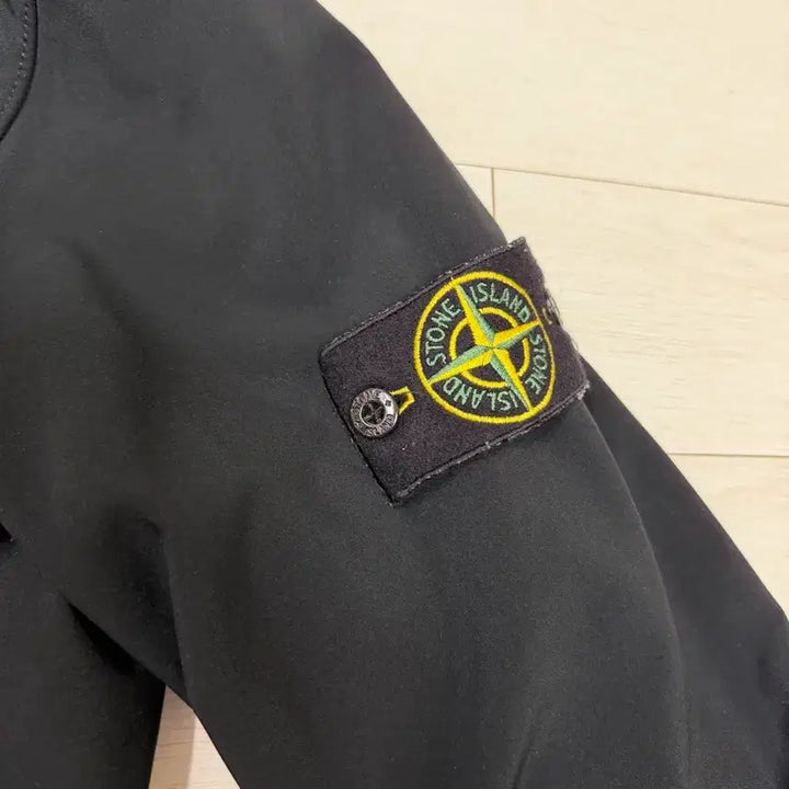 [BUNJANG] Stone Island Light Soft Shell Jacket L / 스톤아일랜드 라이트 소프트 쉘 L 사이즈