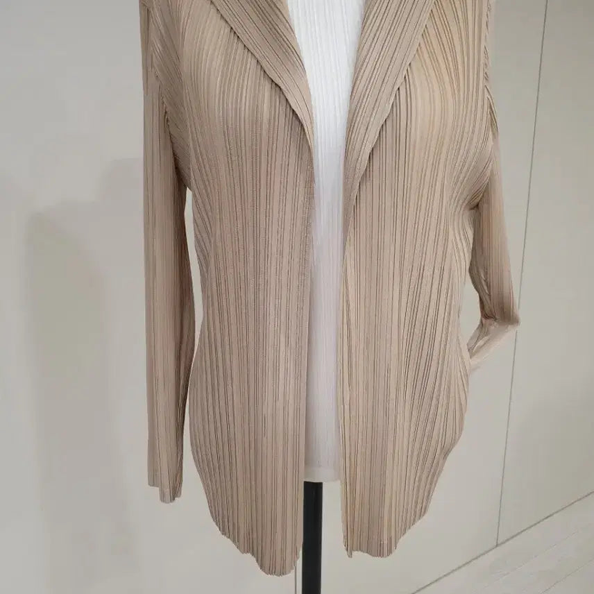 [BUNJANG] Beige Pleated Jacket / 베이지 플리츠 자켓