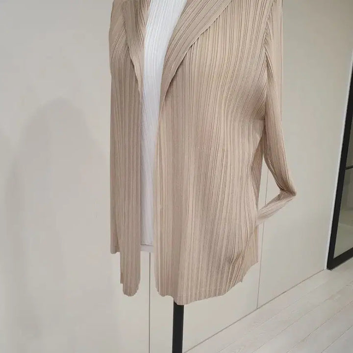 [BUNJANG] Beige Pleated Jacket / 베이지 플리츠 자켓