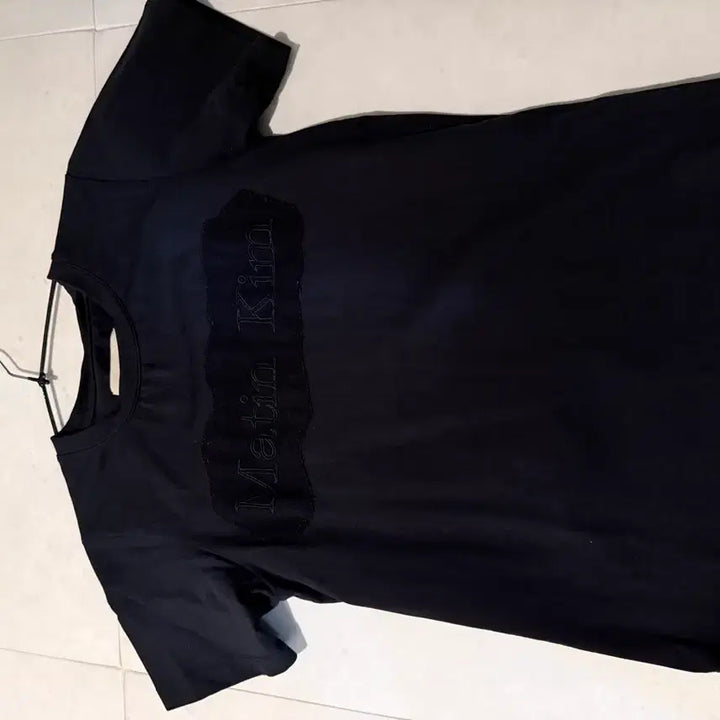 [BUNJANG] Matinkim Black Short-Sleeve T-Shirt / 마뗑킴 블랙 반팔 티셔츠