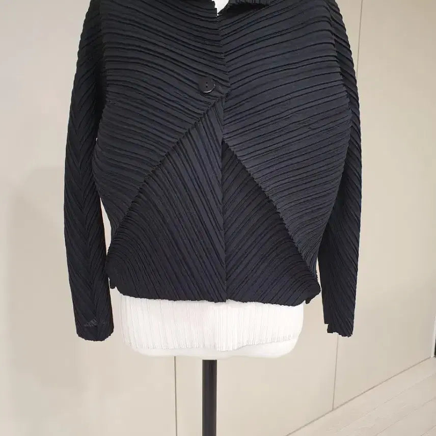 [BUNJANG] Pleated Black Jacket / 플리츠  블랙 자켓