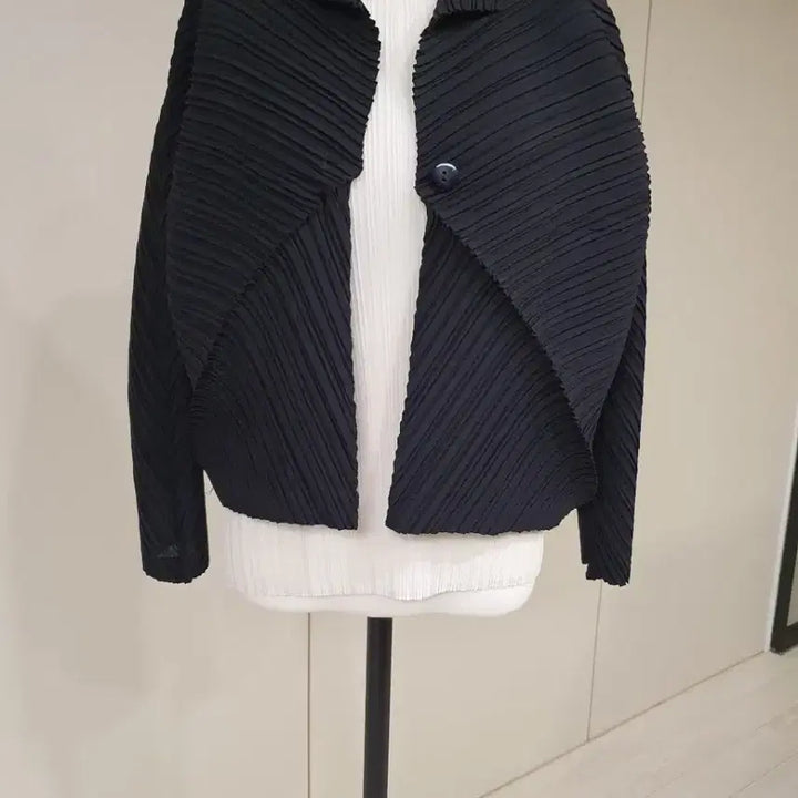 [BUNJANG] Pleated Black Jacket / 플리츠  블랙 자켓