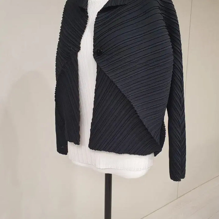 [BUNJANG] Pleated Black Jacket / 플리츠  블랙 자켓