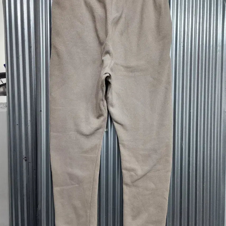 [BUNJANG] Fear of God Essentials Logo Jogger Sweatpants / (L)피어오브갓 에센셜 조거 스웻팬츠 9.9