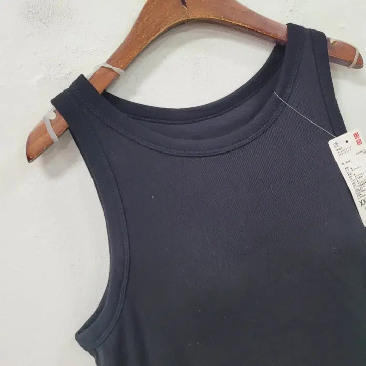 [BUNJANG] Uniqlo Black Bra Cap Camisole Sleeveless Top / 새상품) 유니클로 블랙 브라캡 나시 슬리브리스