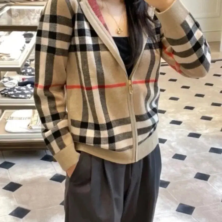 [BUNJANG] Burberry Knit Zip-Up Cardigan Hoodie / 버버리 니트 후드집업 가디건