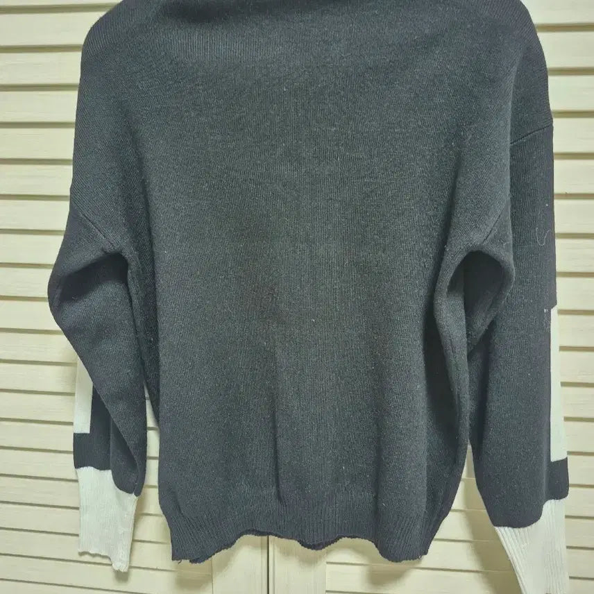 [BUNJANG] Black Color Block Knit Sweater / 블랙 배색 니트