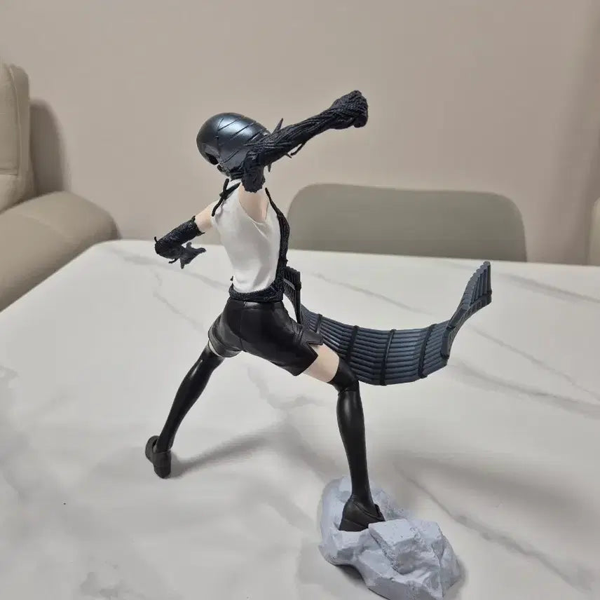 [BUNJANG] Chainsaw Man Makima Figure / 체인소맨 밤 피규어