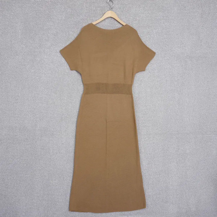 [BUNJANG] Floaty Hole-Garment Long Short-Sleeve Dress - Light Beige / 플로티 홀가먼트 진베이지 롱 반팔 원피스 free