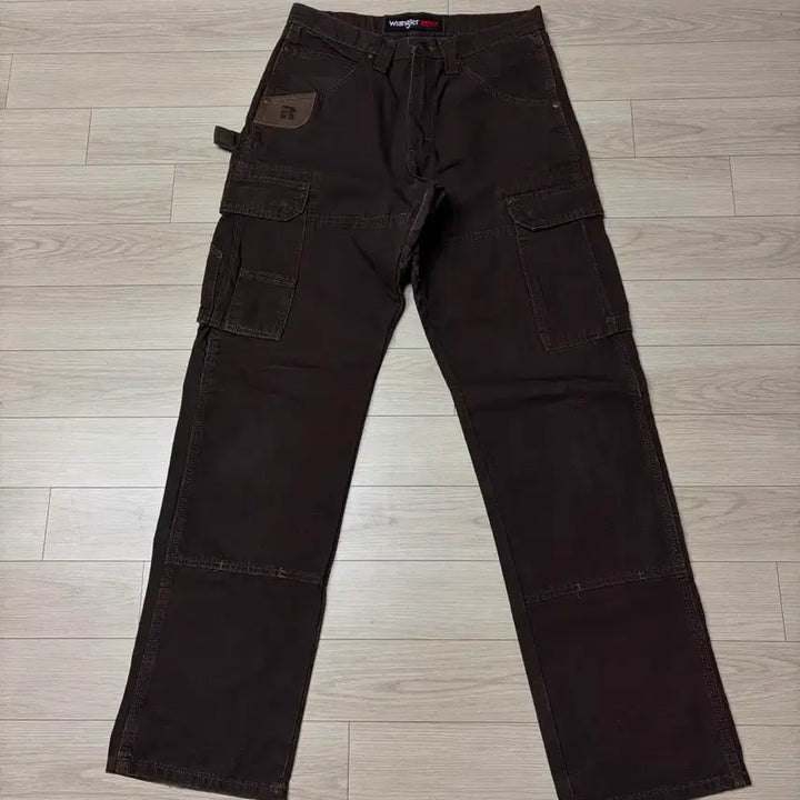 [BUNJANG] Wrangler Russell Athletic Brown Cargo Pants 30x32 / 랭글러 러셀 웨어 브라운 카고 바지 30x32
