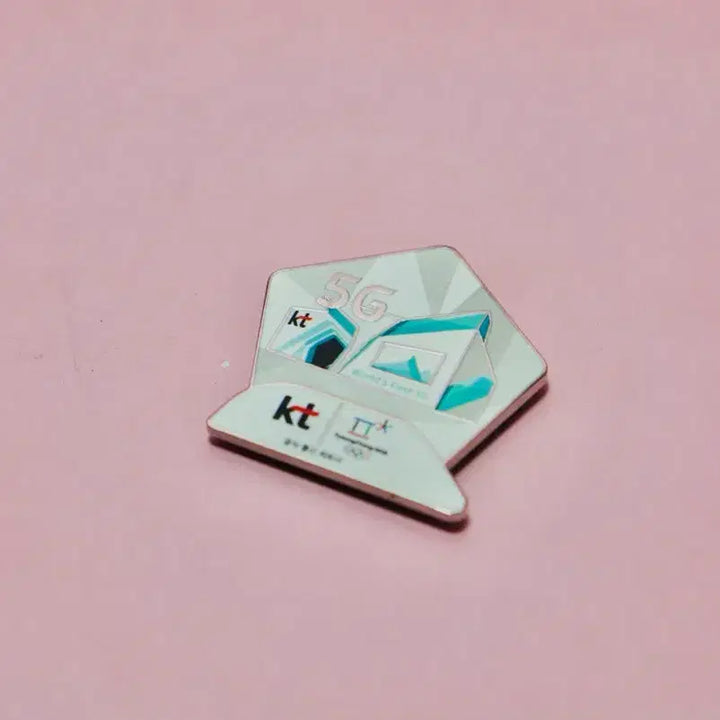 [BUNJANG] KT 5G Pyeongchang Olympics Commemorative Badge / KT 5G 평창올림픽 기념 뱃지