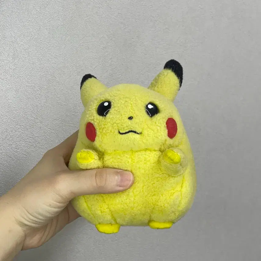 [BUNJANG] Vintage Tomy Chubby Pikachu Plush / 고전 피카츄 인형 빈티지 토미 뚱카츄