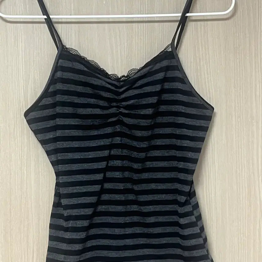 [BUNJANG] Stripe Lace Camisole / 스트라이프 레이스 나시