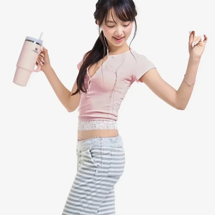 [BUNJANG] Pouring Baby Powder Lace Tee / 포어링 - Baby powder lace tee