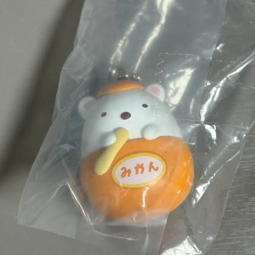 [BUNJANG] Sumikko Gurashi Shaka Shaka Mascot Keyring - Shirokuma / 스밋코구라시 샤카샤카 마스코트 키링 <시로쿠마>