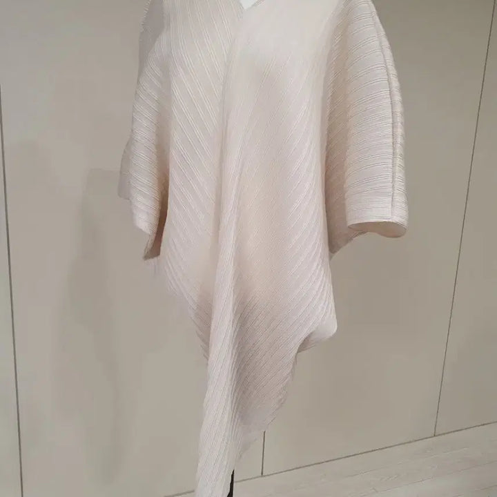 [BUNJANG] Pleated V-Neck Dress Ivory / 플리츠 V넥 원피스 아이보리