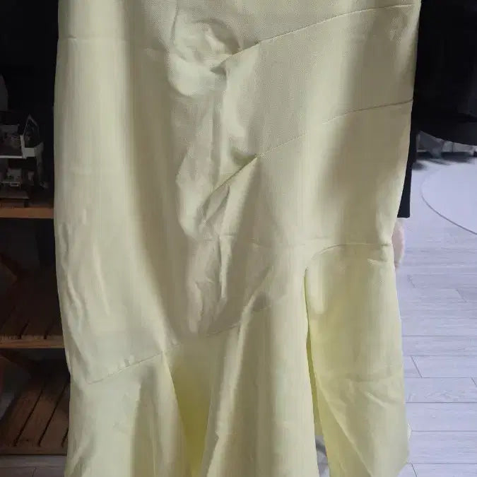 [BUNJANG] Yellow Asymmetrical Hem Ruffle Skirt / 옐로우 언발 스커트