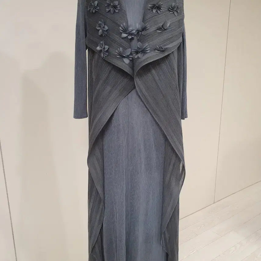 [BUNJANG] Pleated Flower Long Dress Cardigan Set / 플리츠 플라워 롱 원피스 가디건 세트