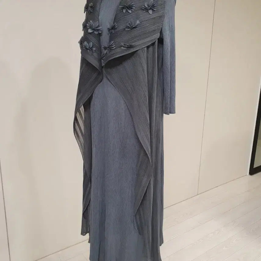 [BUNJANG] Pleated Flower Long Dress Cardigan Set / 플리츠 플라워 롱 원피스 가디건 세트