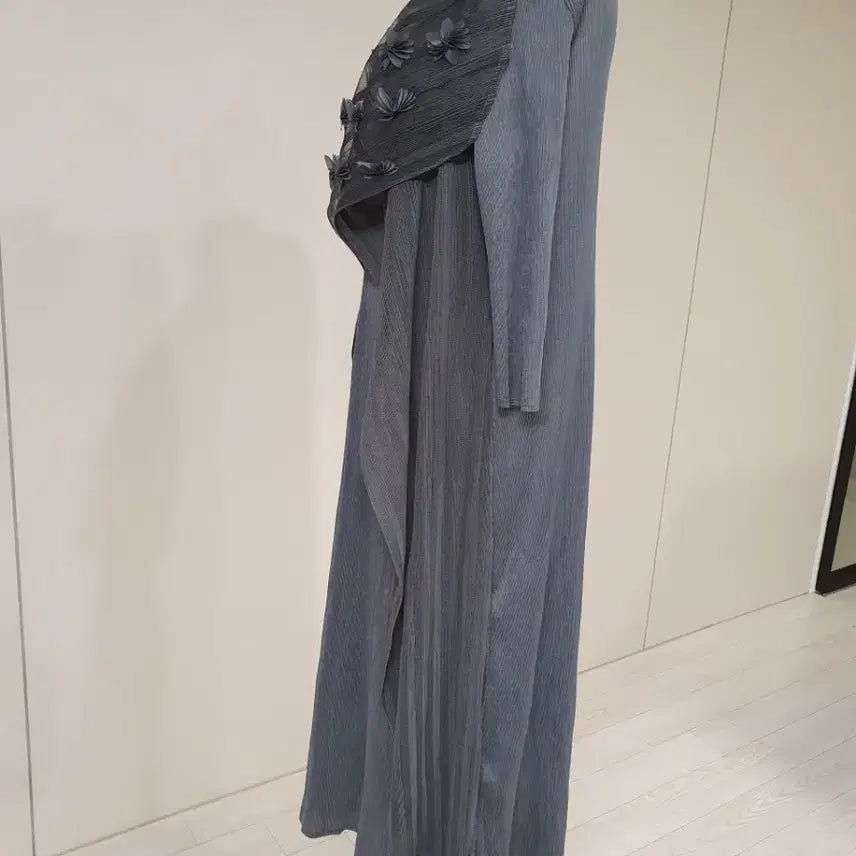 [BUNJANG] Pleated Flower Long Dress Cardigan Set / 플리츠 플라워 롱 원피스 가디건 세트