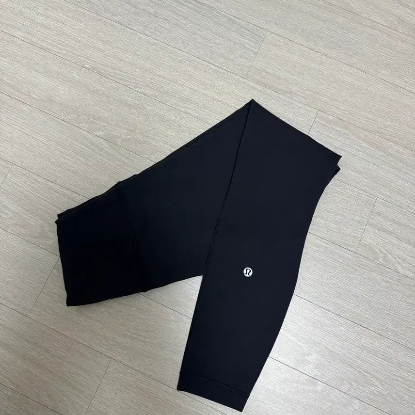 [BUNJANG] Lululemon Wonder Train High-Rise Tight 24" S Black / 룰루레몬 레깅스 원더 트레인 하이라이즈 타이츠 24" 블랙 S