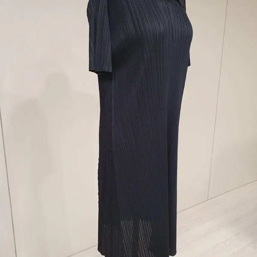 [BUNJANG] Black Pleated Short-Sleeve Long Dress / 블랙 플리츠 반팔 롱 원피스