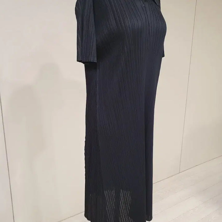 [BUNJANG] Black Pleated Short-Sleeve Long Dress / 블랙 플리츠 반팔 롱 원피스