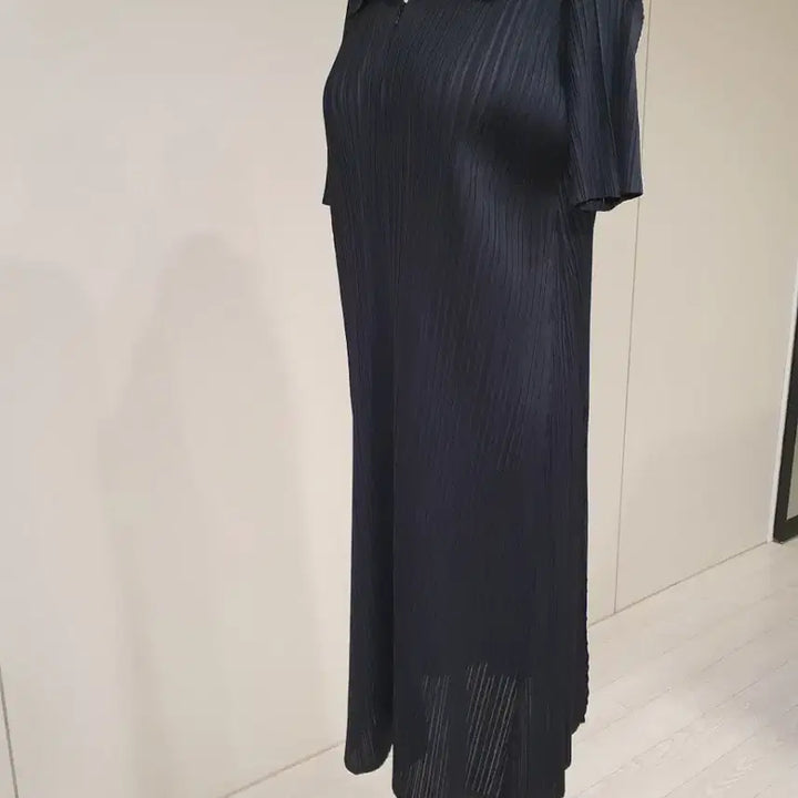 [BUNJANG] Black Pleated Short-Sleeve Long Dress / 블랙 플리츠 반팔 롱 원피스
