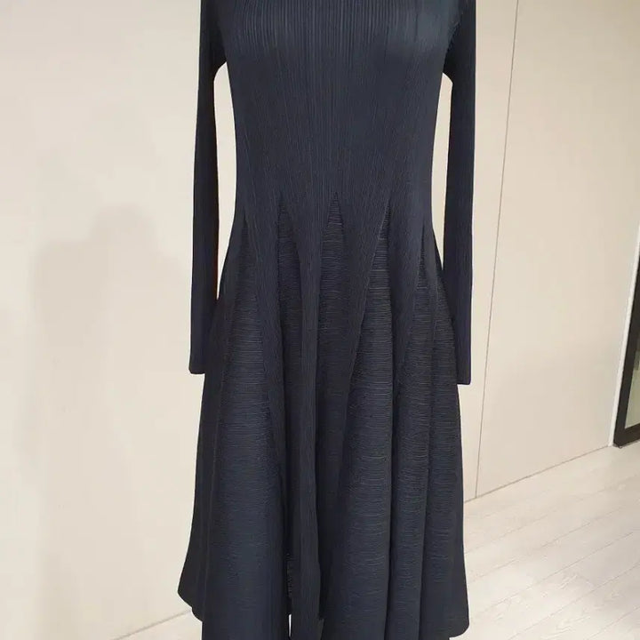 [BUNJANG] Pleated Long Dress Black / 플리츠 롱 원피스 블랙