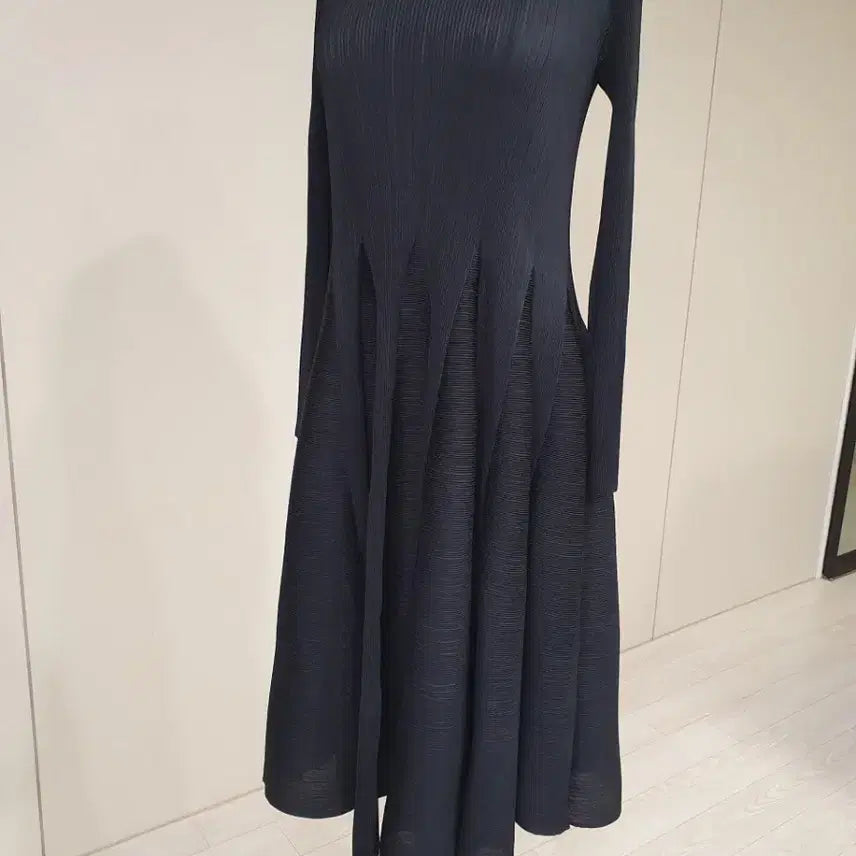 [BUNJANG] Pleated Long Dress Black / 플리츠 롱 원피스 블랙