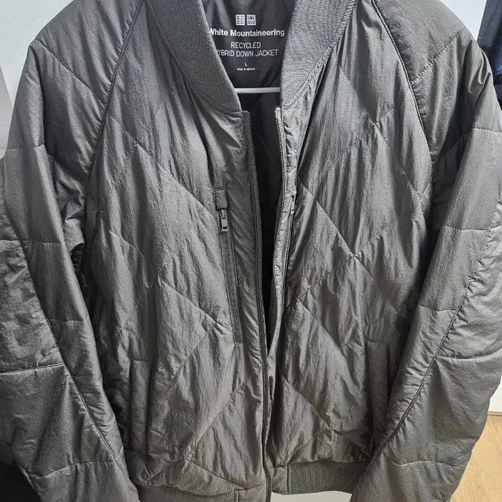 [BUNJANG] Uniqlo White Mountaineering Recycled Hybrid Down Jacket Olive L / 유니클로 화이트 마운티니어링 리사이클드 하이브리드 다운 자켓