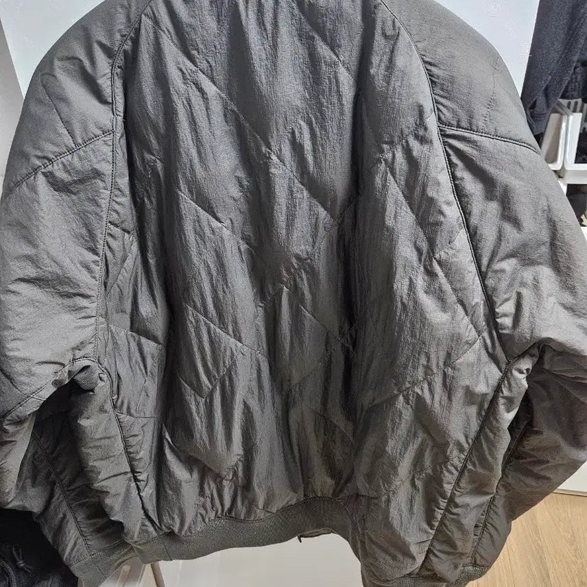 [BUNJANG] Uniqlo White Mountaineering Recycled Hybrid Down Jacket Olive L / 유니클로 화이트 마운티니어링 리사이클드 하이브리드 다운 자켓