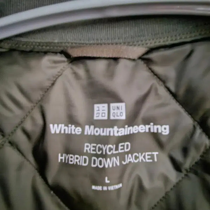 [BUNJANG] Uniqlo White Mountaineering Recycled Hybrid Down Jacket Olive L / 유니클로 화이트 마운티니어링 리사이클드 하이브리드 다운 자켓