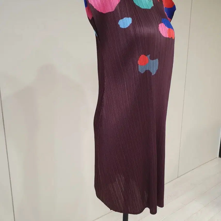 [BUNJANG] Pleated Pattern Sleeveless Midi Dress / 플리츠  패턴 민소매 원피스