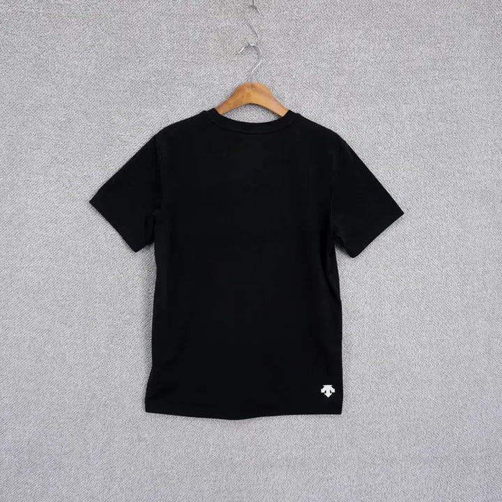 [BUNJANG] Descente Unisex Functional Printing Short Sleeve T-Shirt Size 95 / 데상트 공용 기능성 프린팅 반팔 티셔츠 95size