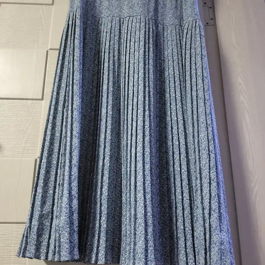 [BUNJANG] Floral Pleated Long Dress / 잔꽃 플리츠 롱 원피스
