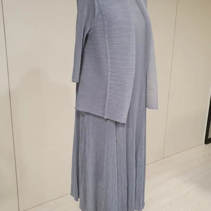 [BUNJANG] Pleated Long Dress and Short Cardigan Set / 플리츠 롱 원피스  숏 가디건 세트