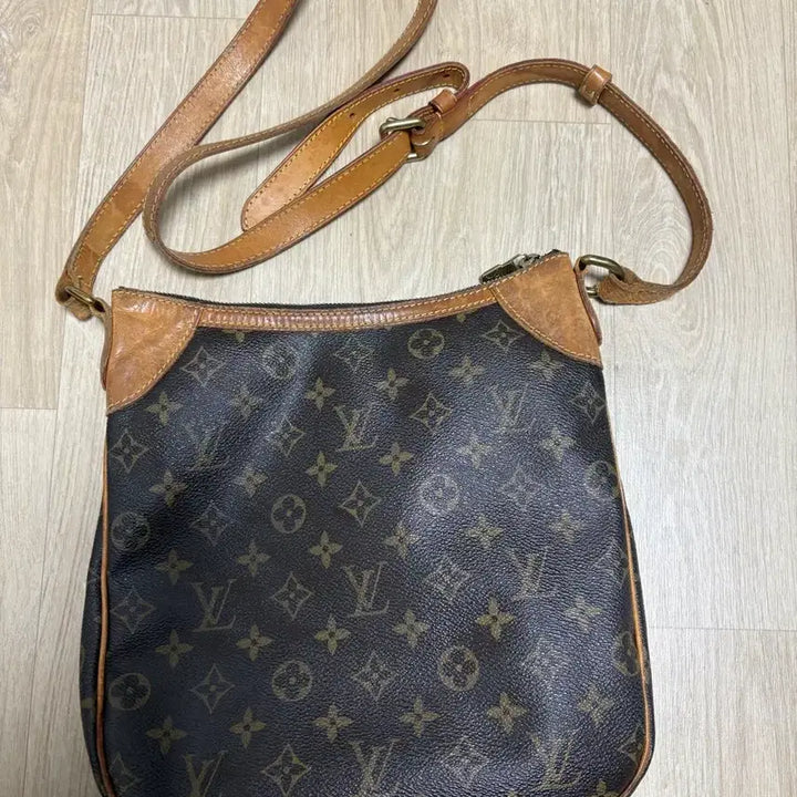 [BUNJANG] Louis Vuitton Odeon PM Monogram Shoulder Bag / 루이비통 오데온 pm 모노그램 숄더백