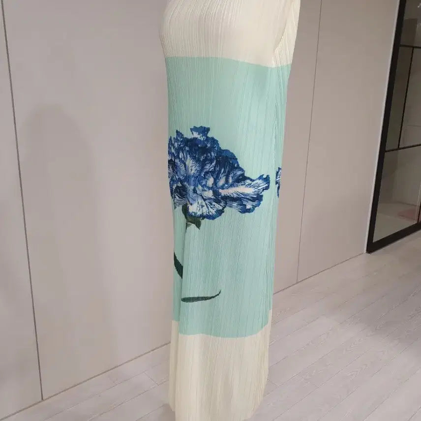 [BUNJANG] Pleated Flower Long Dress Mint Ivory / 플리츠 플라워 롱 원피스 민트 아이보리