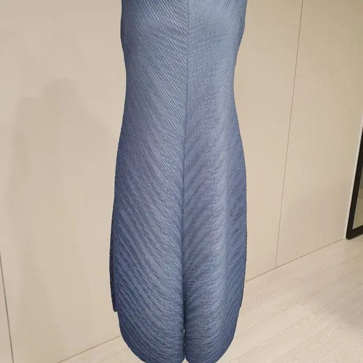 [BUNJANG] Pleated Sleeveless Dress in Blue / 주름 플리츠 블루 민소매 원피스