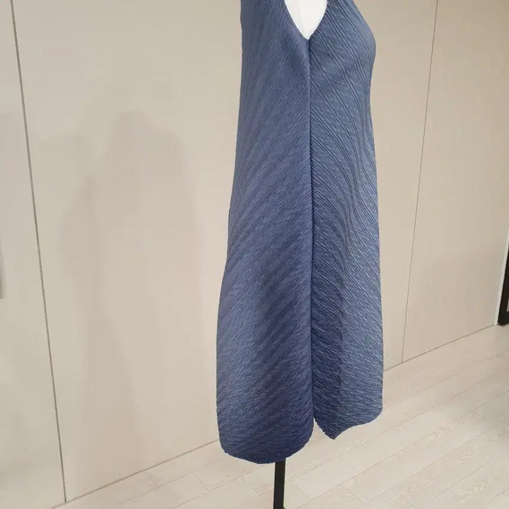 [BUNJANG] Pleated Sleeveless Dress in Blue / 주름 플리츠 블루 민소매 원피스