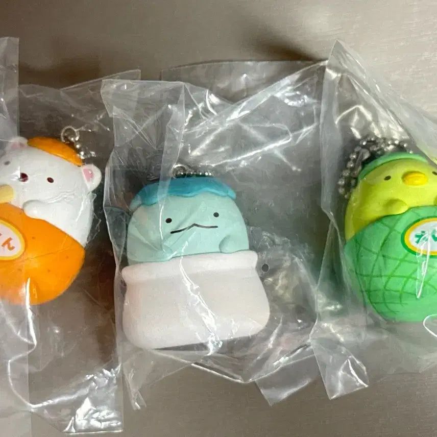 [BUNJANG] Sumikko Gurashi Shaka Shaka Keyring Gacha Bundle Set (Penguin, Tokage, Shirokuma) / 일괄) 스밋코구라시 샤카샤카 키링 가챠 (펭귄, 토카게, 시로쿠마)