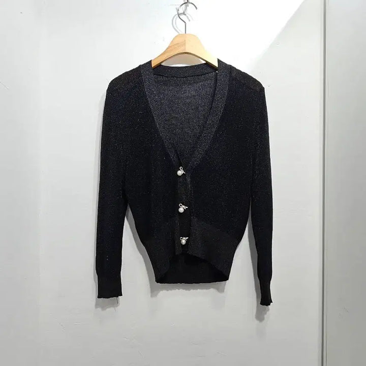 [BUNJANG] Glitter Black Ribbon Pearl Button Cardigan / 글리터 블랙 리본 진주 단추 가디건
