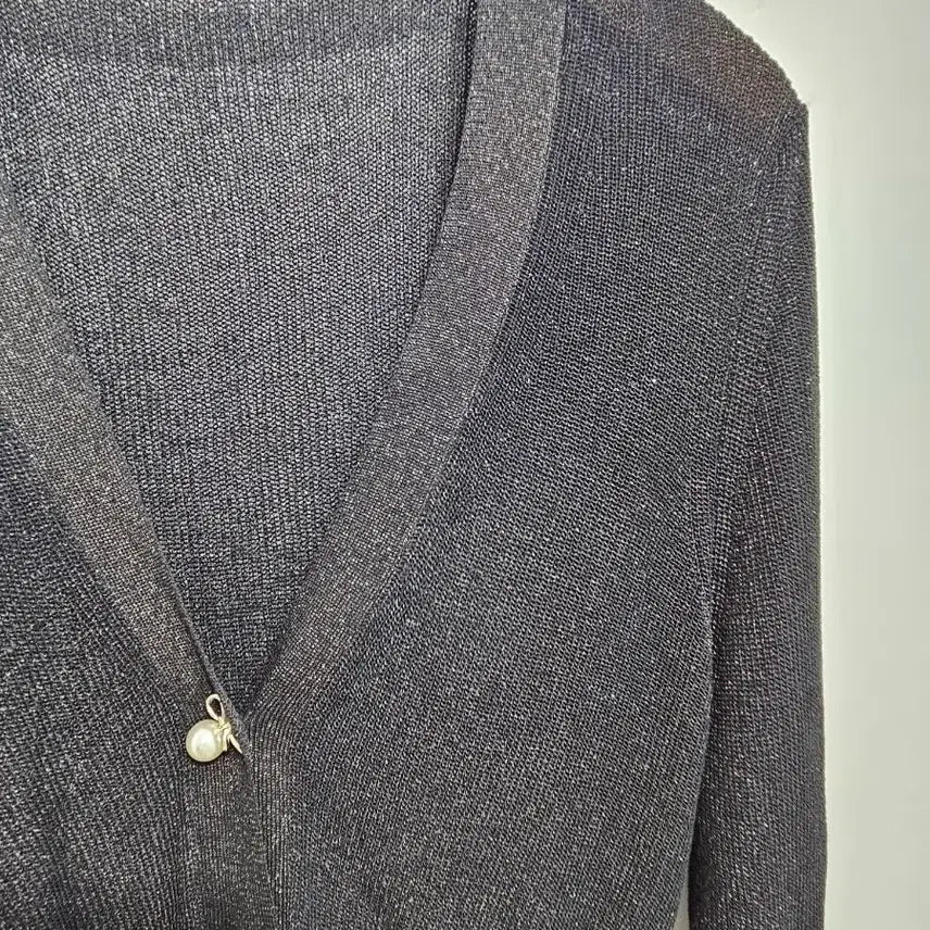 [BUNJANG] Glitter Black Ribbon Pearl Button Cardigan / 글리터 블랙 리본 진주 단추 가디건